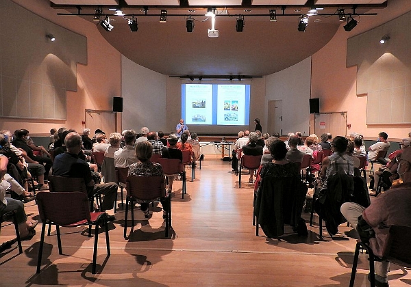 Manifestations culturelles à Domme en Dordogne Périgord
